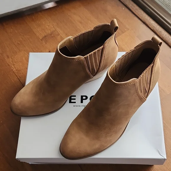 New Ankle Boots - Picture 3 of 5